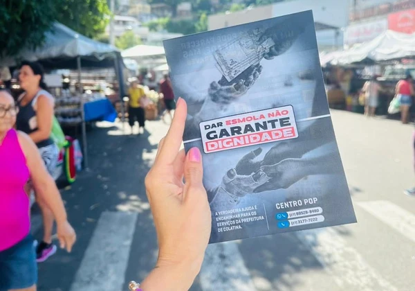 Panfleto da campanha “Dar esmola não garante dignidade” distribuído em Colatina