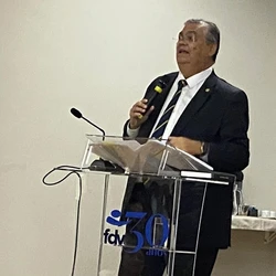 Em Vitória, ministro respondeu à coluna sobre recente decisão, dele mesmo, pelo fim da aposentadoria compulsória como pena administrativa para magistrados. Dino explicou, entretanto, que a nova regra não vale, ainda, para todos os casos