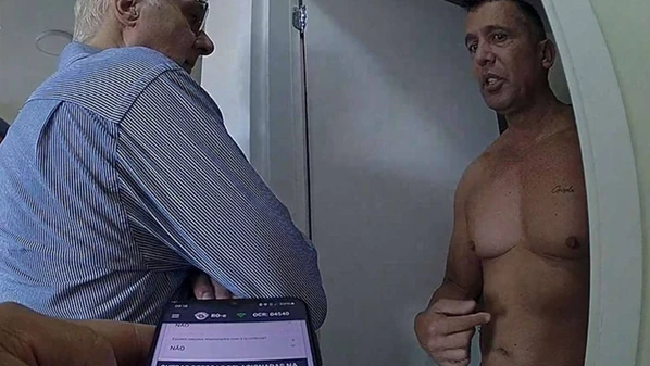 As gravações feitas pelas câmeras corporais dos PMs mostram que os agentes já consideravam que se tratava de um registro de "morte suspeita" (quando não é possível determinar a motivação imediatamente) em vez de suicídio