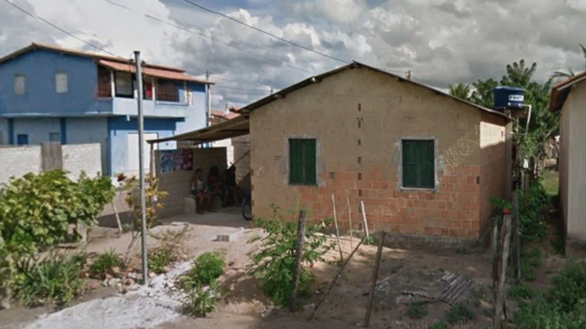 Casa onde a adolescente foi mantida em cativeiro fica no distrito de Posto da Mata, na Bahia