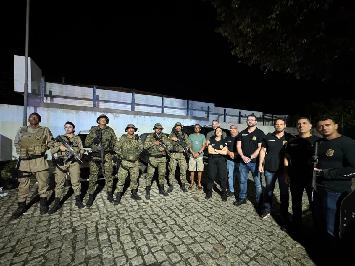 Policiais que participaram da 