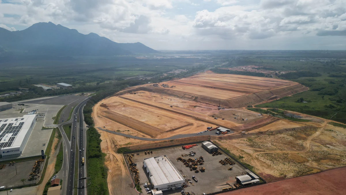 Terreno onde será construído o Urban Park Log, na Serra