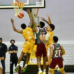 Pivô Alcassa converte lance-livre faltando três segundos para o fim do jogo