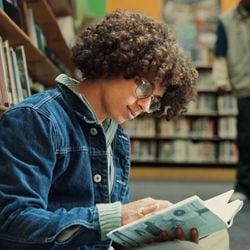 Entenda a importância do estudo dos textos poéticos e confira autores que são referência nesse estilo de literatura