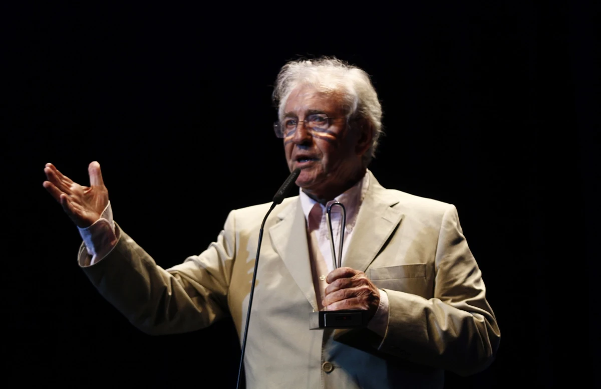 O ator Juca de Oliveira durante a entrega do 8º Prêmio Bravo! Bradesco Prime de Cultura, em São Paulo