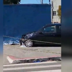 Vítima estava acompanhada de uma criança e uma adolescente; motorista perdeu o controle do veículo após colisão com moto