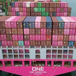 O comércio mundial depende de um número surpreendentemente pequeno de canais estreitos, frequentemente chamados de 'gargalos' marítimos