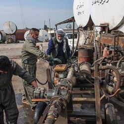 Muitos países enfrentam o risco de sofrer duros golpes devido ao aumento dos preços dos combustíveis causado pela guerra no Irã. Mas também há outros que conseguem tirar vantagem da situação.