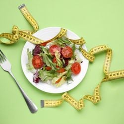 Acompanhamento médico é essencial para identificar quedas em níveis de ferro, vitamina B12 e proteínas