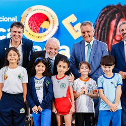 Percentual representa avanço em relação ao ano anterior e supera a meta, que era alcançar 64% de alunos da rede pública