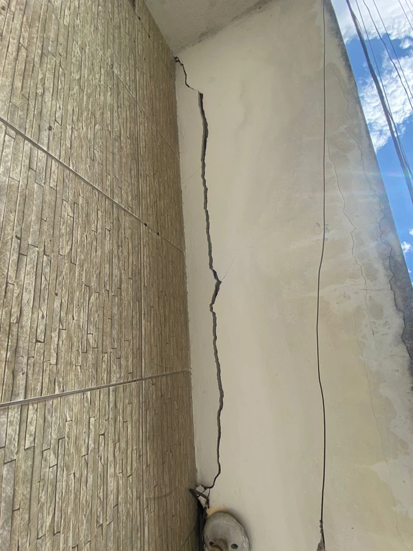 Prédio é interditado em Vila Velha  por risco estrutural por Crea-ES