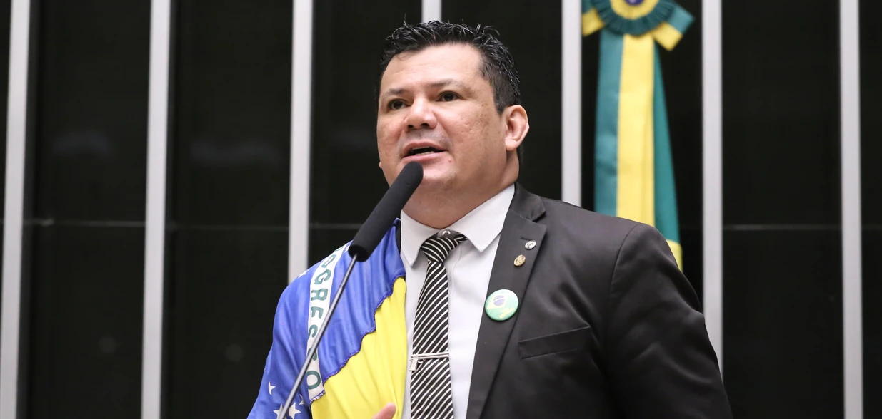 Deputado chamou comandante do Exército de "frouxo e covarde", em novembro; defesa diz que declarações de Gilvan estão protegidas pela imunidade parlamentar e pela liberdade de expressão