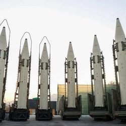 Alguns especialistas dizem que o Irã pode ser capaz de lançar mísseis que alcancem Londres, mas eles provavelmente seriam interceptados muito antes de chegar, e o nível de risco é baixo.