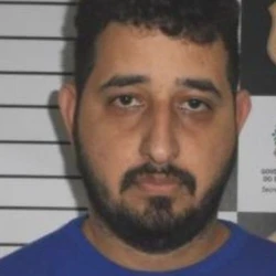 Segundo a polícia, suspeitos acessavam contas das vítimas após desbloquear os aparelhos; mulher foi solta após alegar gravidez