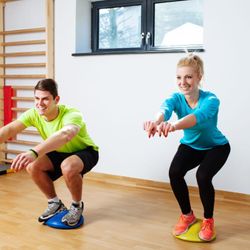 Prática contribui para movimentos mais precisos, maior controle do corpo e reduz o risco de lesões