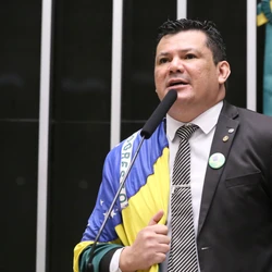 Deputado chamou comandante do Exército de "frouxo e covarde", em novembro; defesa diz que declarações de Gilvan estão protegidas pela imunidade parlamentar e pela liberdade de expressão