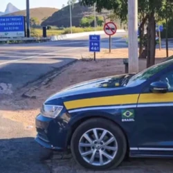 Dayse Barbosa foi morta com cinco tiros na cabeça, na segunda-feira (23). Segundo o delegado Fabrício Dutra, Diego Oliveira de Sousa usou uma pistola Glock 9MM G17, pertencente à corporação