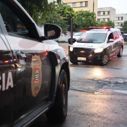 A investigação foi conduzida pela polícia de Santa Catarina e, em São Paulo, são cumpridos dois mandados de prisão e seis de busca e apreensão