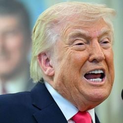 Presidente americano diz que países estão negociando algum tipo de acordo, mas Irã afirma que não há conversas entre as partes.