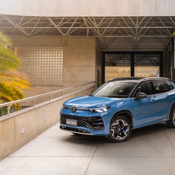 Modelo chega à terceira geração com propulsor turbo de 272 cv e tração integral 4Motion, além de um design mais alinhado à identidade global da marca e pacote de tecnologias mais robusto