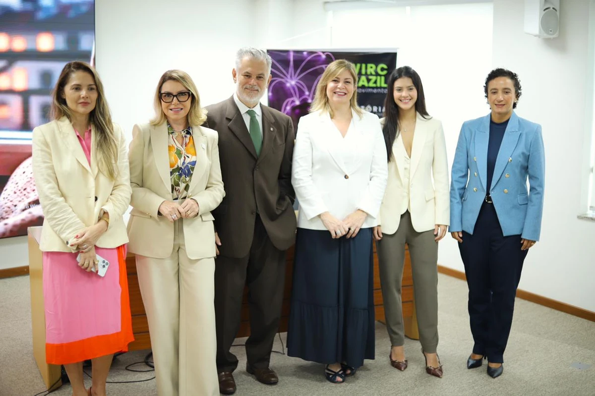 Dra. Maria Izabel (juiza),  Jacqueline Frederico, desembargador Julio Cesar Oliveira, Daniela Tapxure, Maria Victoria Finamore e Erica Neves
