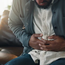 Pesquisa com dados de internações em hospitais públicos de São Paulo revela que, conforme a faixa etária avança, a probabilidade de óbito após a cirurgia para retirar tumor aumenta