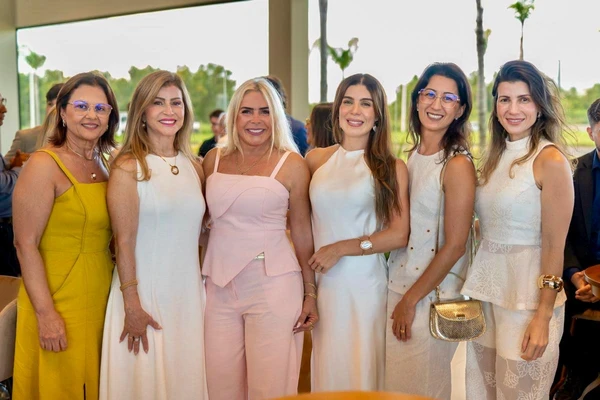 Ana Rita Mattos, Claudinha Laranja, Dalva Baratella, Tayla Laranja, Lorena Laranja e Carina Laranja Barreto