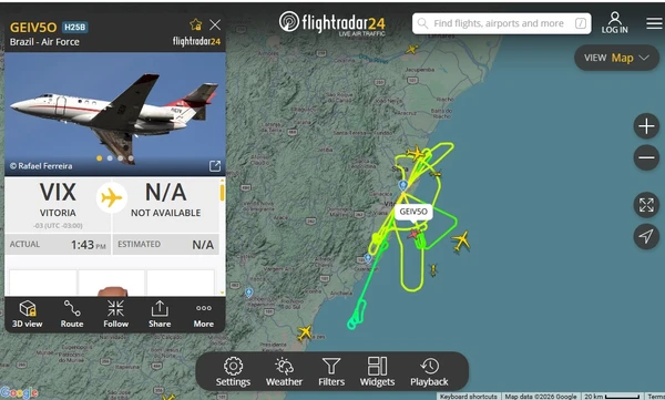 Registro mostra o sobrevoo da aeronave do Geiv pela Grande Vitória nesta quinta-feira (26)