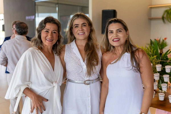 Danielli L. de Landa e Luiza e Rosileny Laranja