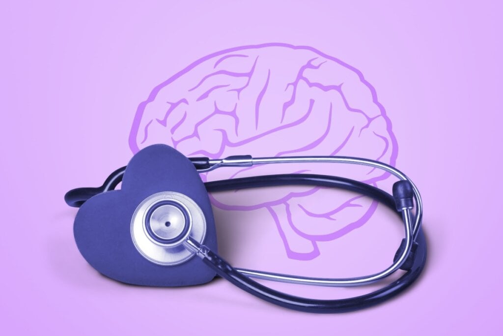 Algumas práticas ainda comuns podem causar ferimentos tanto no paciente quanto em quem tenta ajudar durante uma crise convulsiva (Imagem: Billion Photos | Shutterstock) 