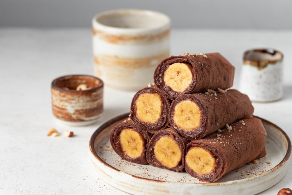 Rolinho de banana com massa de cacau (Imagem: Mila Naumova | Shutterstock)