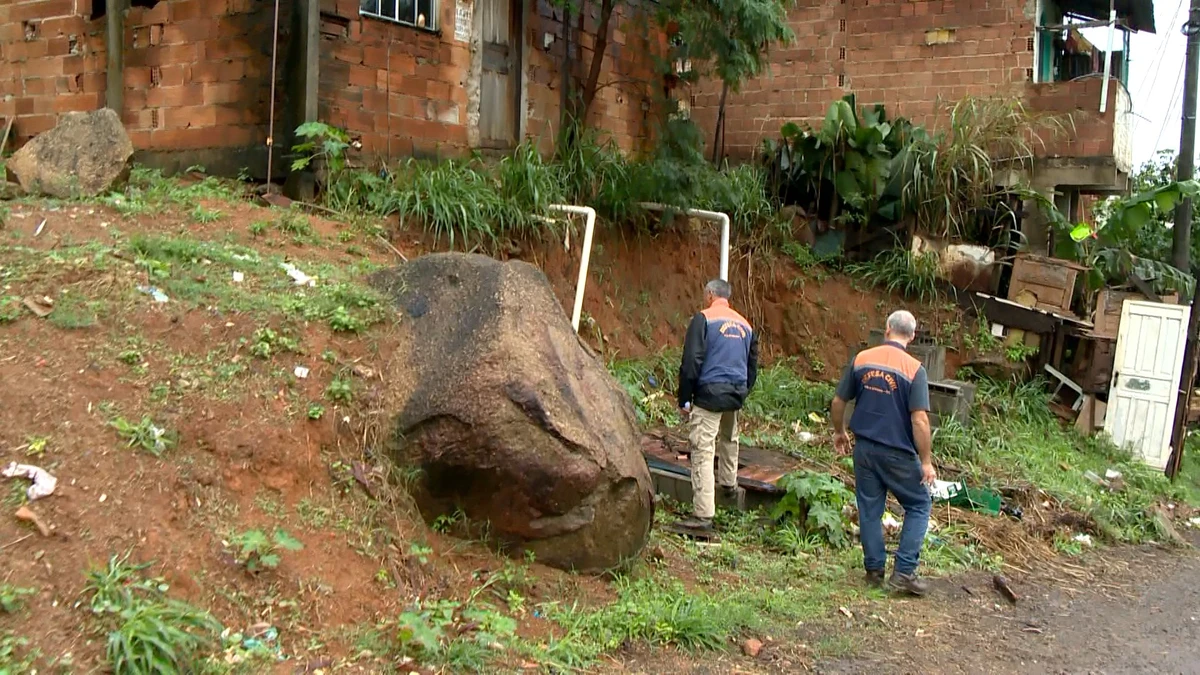Imagens mostram encostas do bairro Jaburuna, em Vila Velha, após chuvas em 2023 por Ronaldo Rodrigues 