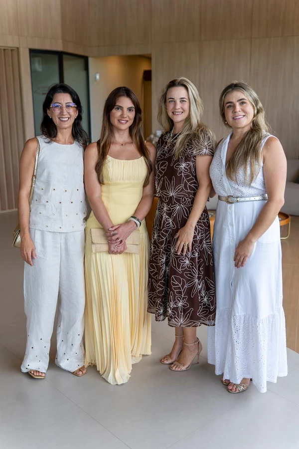 Lorena, Bárbara, Teoda e Luiza Laranja