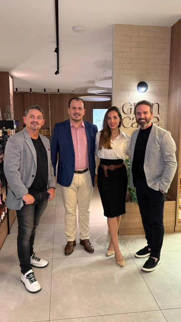 Ricardo Barros, Alexandre Miolo,  Ana Rios e  Tiago Santos