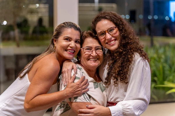 Rosileny Laranja, Adelaide Freitas e Lara Laranja
