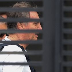 Ex-presidente esteve internado desde o dia 13 de março, em tratamento para uma broncopneumonia bilateral.