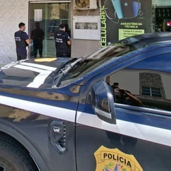 Suspeitos utilizavam empresa de fachada para simular escritório de advocacia e prometiam ações indenizatórias que estariam tramitando na Holanda e na Inglaterra; diversos documentos foram apreendidos