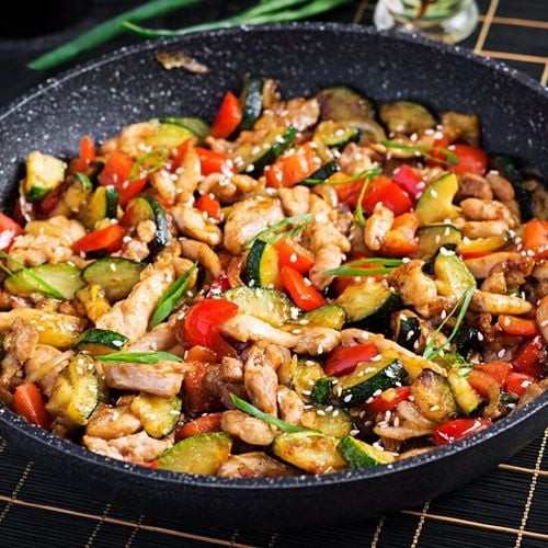 Imagem - Jantar saudável: 3 receitas leves e práticas para o dia a dia