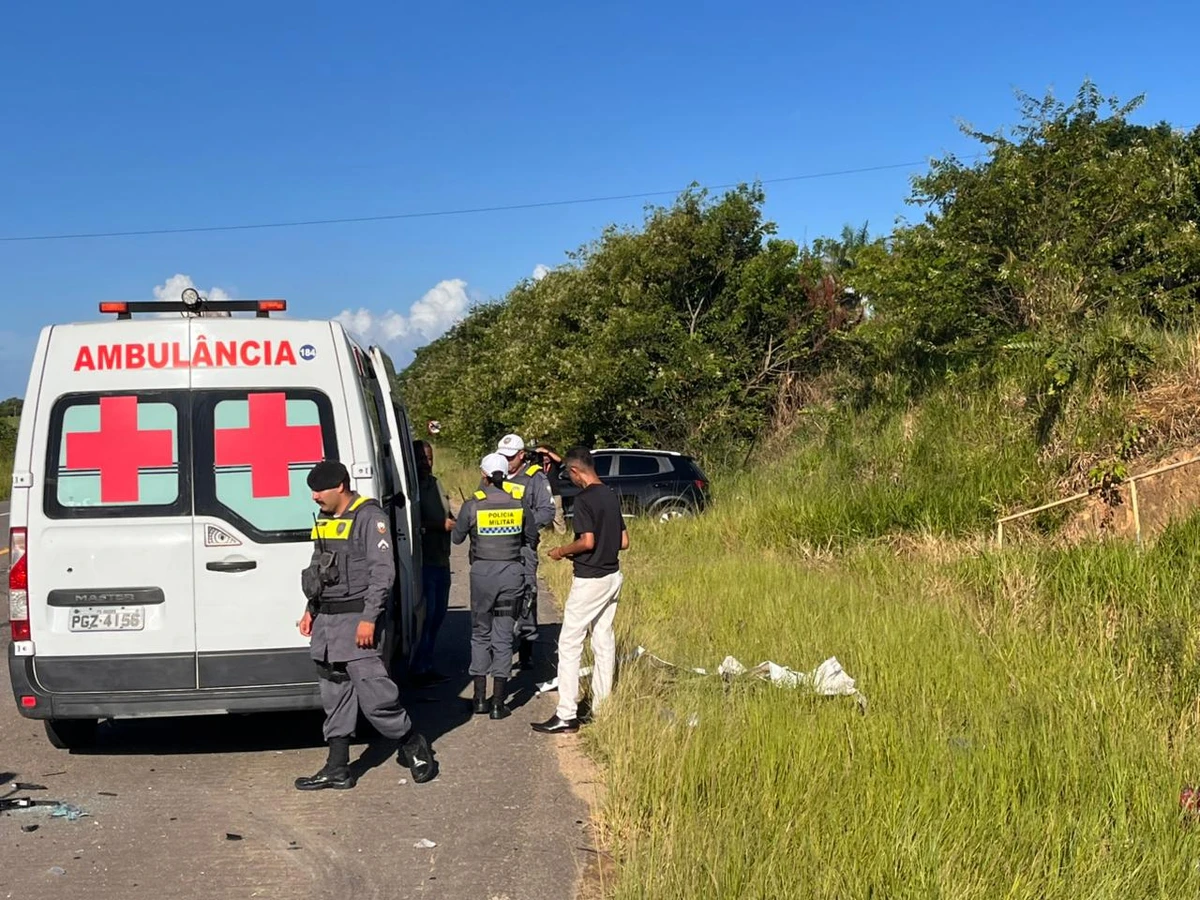 Acidente entre dois carros deixa um ferido na Rodovia do Sol em Guarapari por João Brito