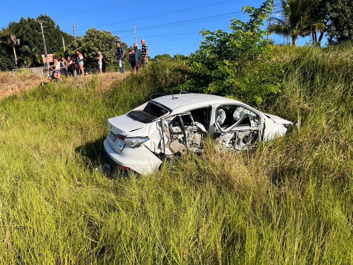 Acidente entre dois carros deixa um ferido na Rodovia do Sol em Guarapari por João Brito