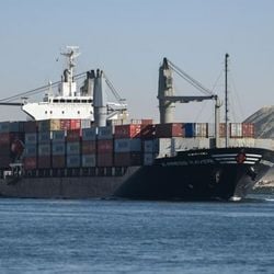 O Estreito de Bab el-Mandeb transporta cerca de 12% do petróleo comercializado por via marítima no mundo. A rota ganhou ainda mais importância diante do fechamento do Estreito de Ormuz.