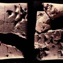 Razões históricas que remontam aos primórdios da humanidade, milênios atrás, explicam por que seria tão difícil substituir o sistema tradicional de contagem do tempo por outro com base decimal