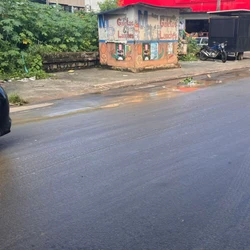 Vítima foi localizada na manhã deste sábado (27) no bairro Flexal I; a causa da morte ainda é desconhecida