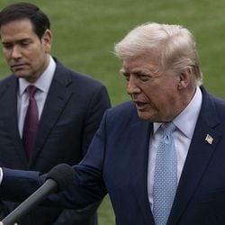 Um mês após o início do conflito no Irã, a abordagem impulsiva de Trump não está se mostrando eficaz, escreve o editor internacional da BBC Jeremy Bowen.