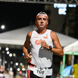 André Cribari subiu ao lugar mai alto do pódio na prova que começou no sábado e terminou no domingo