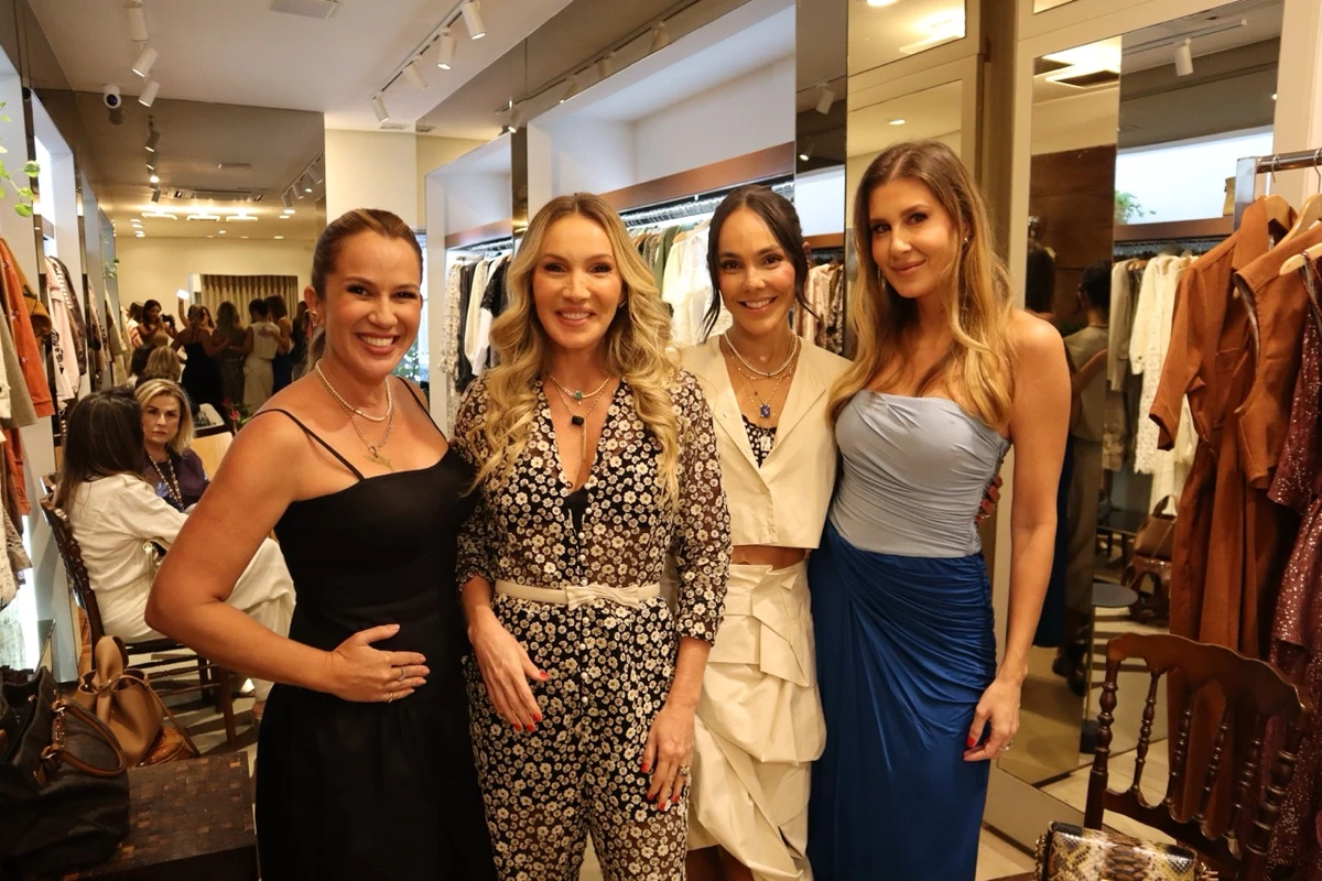 Rachel Pires, Fernanda Caliari, Carol Neves e Isabella Redighieri 