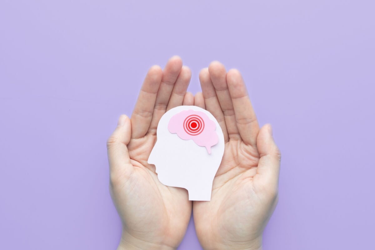 Demora no diagnóstico e falta de vacinação agravam a meningite (Imagem: Orawan Pattarawimonchai | Shutterstock)

