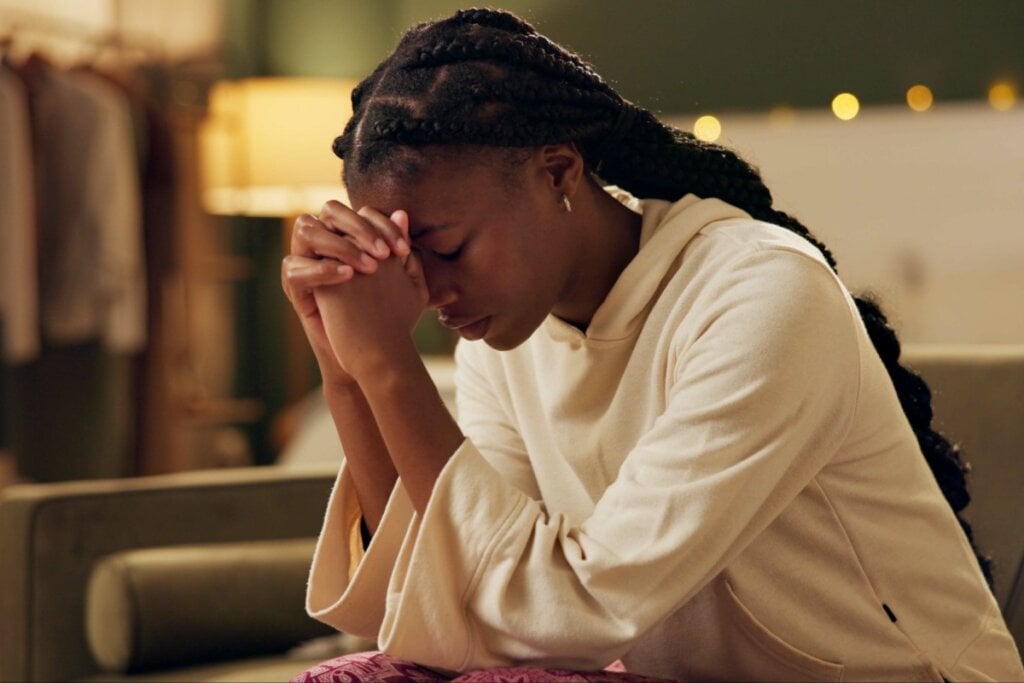 Seja direto ao pedir ajuda a Ogum (Imagem: PeopleImages.com – Yuri A | Shutterstock)