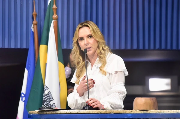 Posse de Cris Samorini como prefeita de Vitória, na Câmara de Vereadores