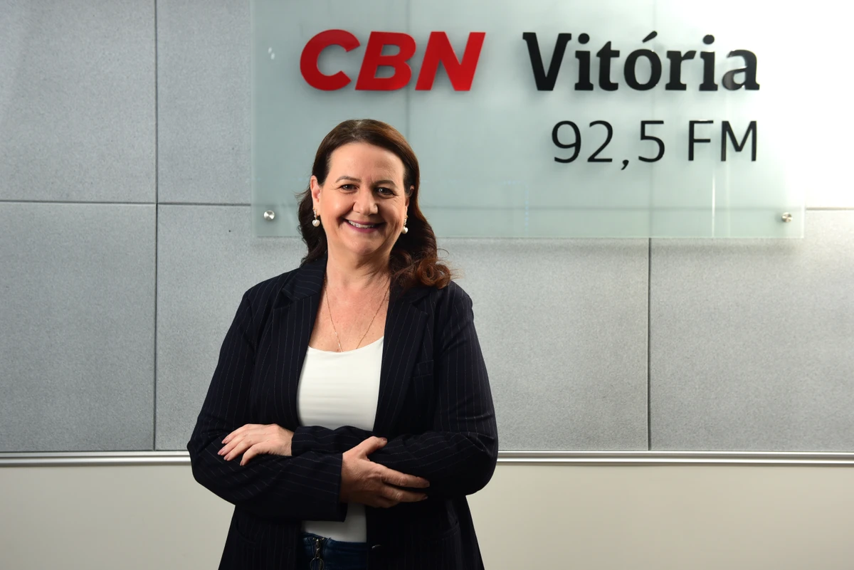 Fernanda Queiroz, editora-executiva e apresentadora da Rádio CBN Vitória
